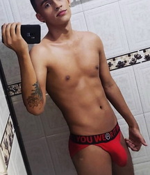 Beautiful Young Boys 5de5c46a554ae.jpg
