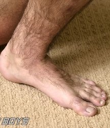 Feet 001 57771b480f355.jpg