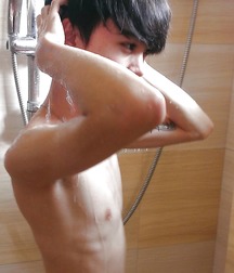 Oufti-Douche04 56e1537184d9e.jpg