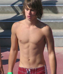 Oufti-chest01 5707fcfc7dcdc.jpg