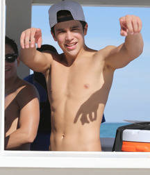 Oufti-Nsex-Chest 572f6b7116f11.jpg