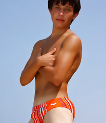 Oufti-Maillot-9 57337e4b2108f.jpg