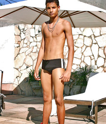 Oufti-Maillot-9 57337e4f0e27a.jpg