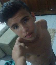 Oufti-Selfie01 5931d450263ba.jpg