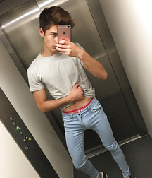 Oufti-Selfies 5aaeb58b4a6f7.jpg