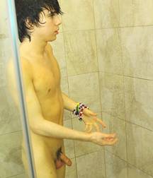Oufti-Shower02 5aff11540b130.jpg