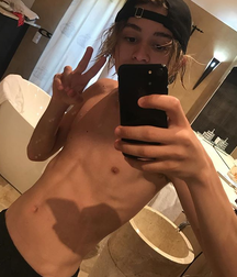 Oufti_Selfies 5b182942b8dc5.png