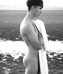 Oufti-N&B-B&W 5b33f8ddee515.jpg