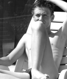 Oufti-N&B-B&W 5b33f8e42d02c.jpg