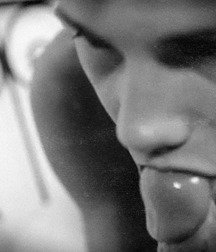 Oufti-N&B-B&W 5b33f8f56343f.jpg