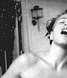Oufti-N&B-B&W 5b33f91a8bd24.jpg