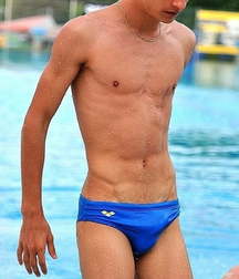 Oufti-Chest & Swin slip 01 5c608dc28b944.jpg