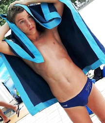 Oufti-Chest & Swin slip 01 5c608dd1dddac.jpg