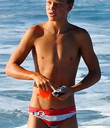 Oufti-Chest & Swin slip 01 5c608dd310e49.jpg
