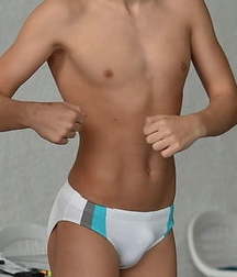 Oufti-Chest & Swin slip 03 5c608ee9e1dd8.jpg