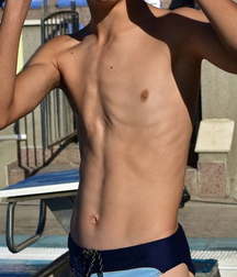 Oufti-Chest & Swin slip 03 5c608f00c1db4.jpg