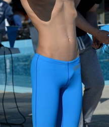 Oufti-Swimsuit & chess 5c76eefd4b428.jpg