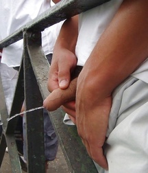 Oufti-Piss 5cae32a78828c.jpg