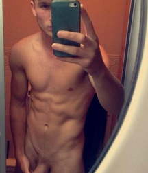 Oufti-Selfies 5d9e3767909f5.jpg