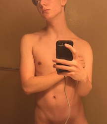 Oufti-Selfies 5d9e3783eef5d.jpg
