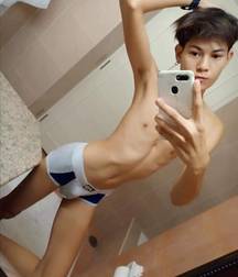 Oufti-Selfies 5d9e37a31501b.jpg