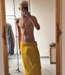 Oufti-Selfies 5d9e37a4b61ad.jpg