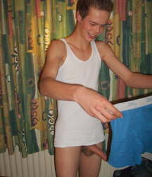 Oufti-Undress - stripping gay boys porn 5e502e60d8eff.jpg