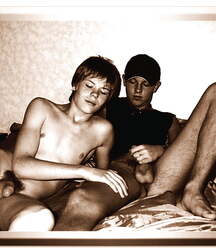 Oufti-Black & White Gay Tube 5fdd03bacbca3.jpg