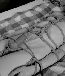 Oufti-Black & White Gay Tube 5fdd03e466278.jpg