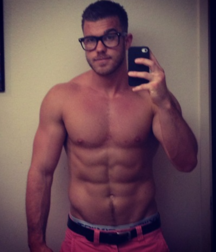 Selfie 5a87d64b7e37c.png