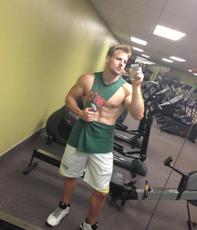 Selfie 5a87d64e4725e.jpg