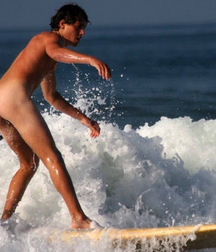 nude surfers 58e61167acb2d.jpg