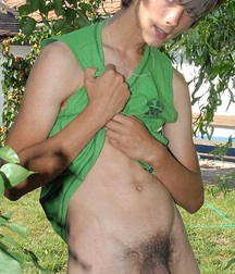 uncut guys 5922af6b45673.jpg