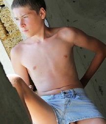 just a peek 598818790716f.jpg