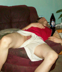 just a peek 5988188c29baf.jpg