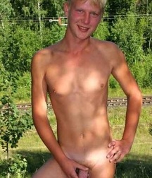 blonde boys 5991531e5ee40.jpg