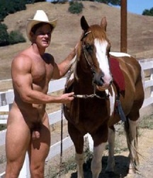 naked horsemen 5993f32bee649.jpg