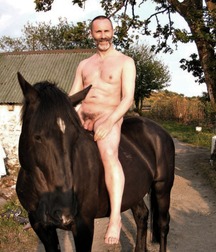 naked horsemen 5993f355b0c7f.jpg