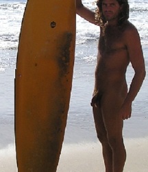 naked surfers 59a517864e887.jpg