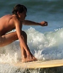 naked surfers 59a517940568d.jpg