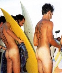 naked surfers 59a517a18031d.jpg
