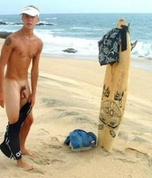 naked surfers 59a517bd91c35.jpg