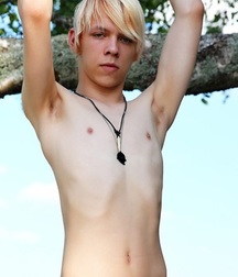blonde boys 3 59d618e0a5421.jpg