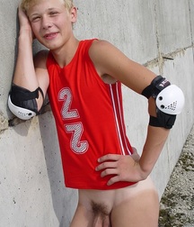 Blonde boys 4 5a058209c4248.jpg