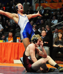 wrestler bulges 5aa8e927dc77f.jpg