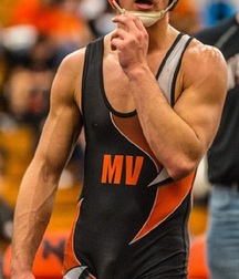 wrestler bulges 5aa8e92a8c533.jpg