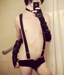 emo boys 5b8bd1948484f.jpg