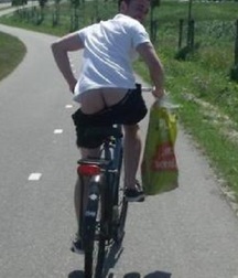 naked bicycle boys 5c9af834c8f92.jpg