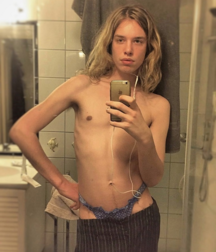 long hair lovers 5cf5005505356.png