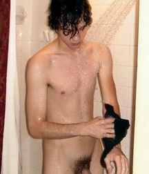 bathroom boys 5cf5059da90ba.jpg